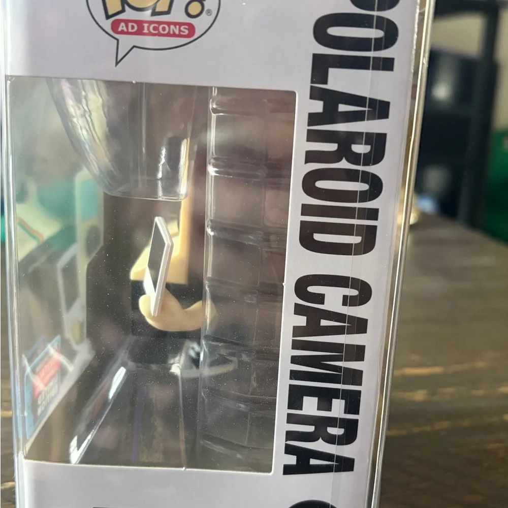 Funko Polaroid Camera Vinyl Figure - Cream with Rainbow Stripe - Picture 4 of 5